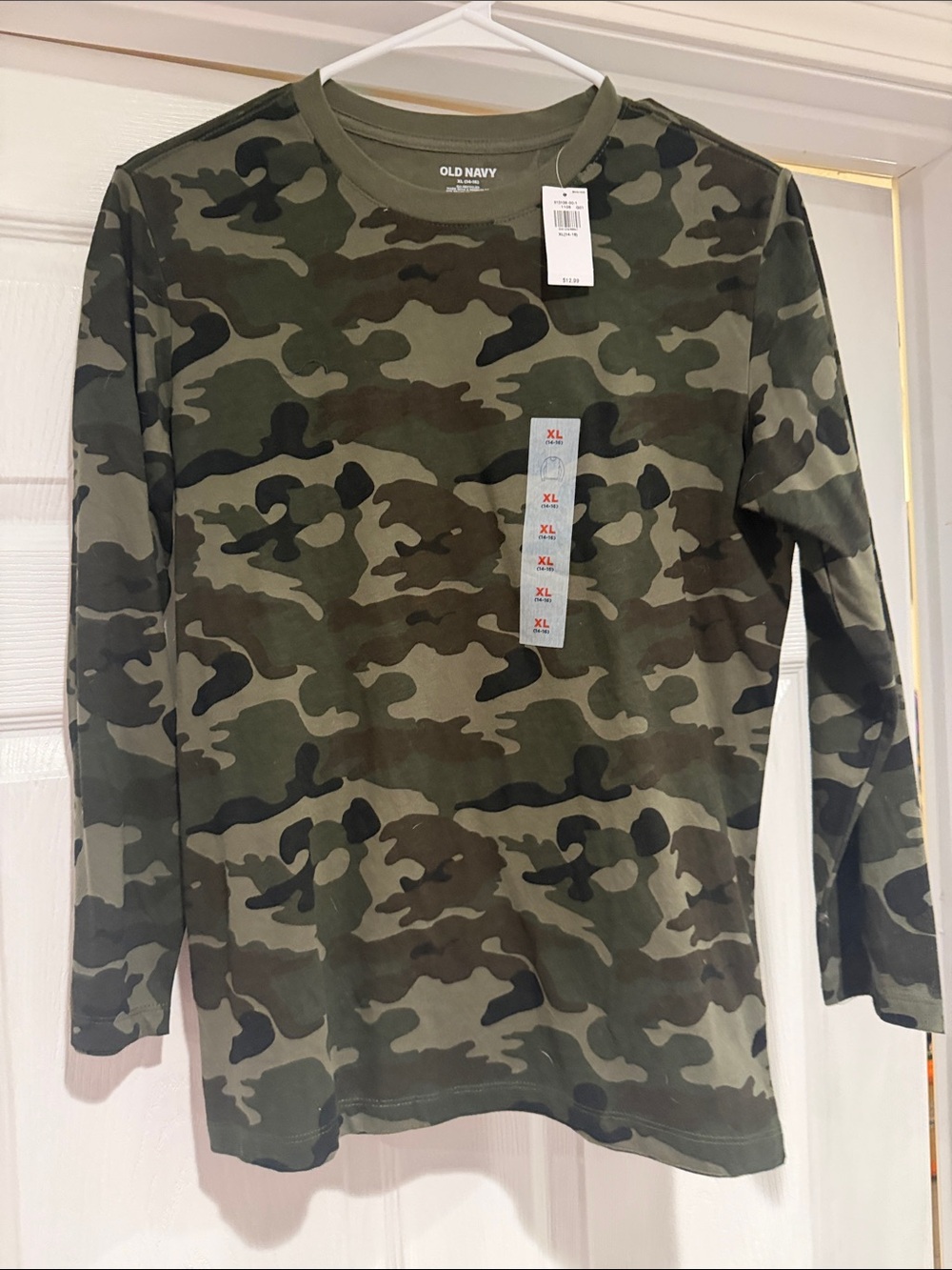 Old Navy Men's Green Camouflage Long Sleeve Shirt